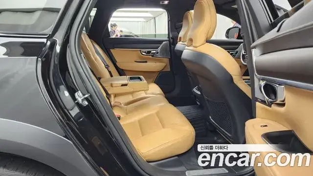 Volvo V90 Cross Country 2019 — Şəkil 13/20