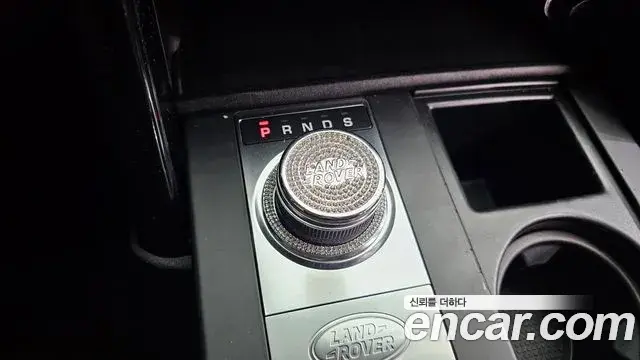 Land Rover Discovery 5 2019 — ფოტო 6/32