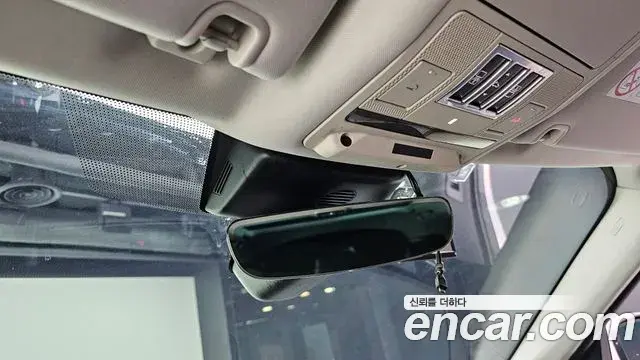 Land Rover Discovery 5 2019 — ფოტო 8/32