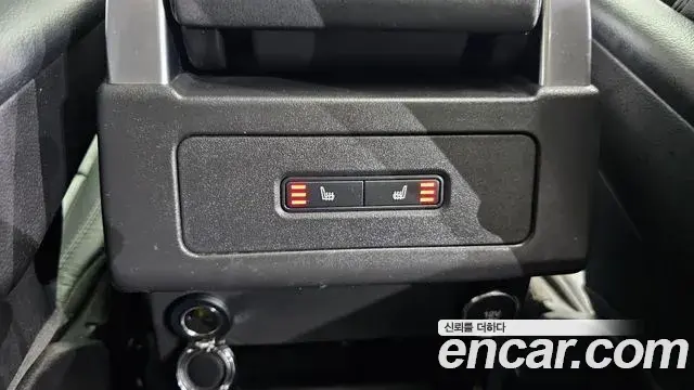 Land Rover Discovery 5 2019 — ფოტო 30/32