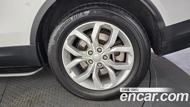 Land Rover Discovery 5 2019 — ფოტო 29/32