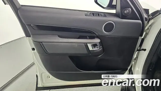 Land Rover Discovery 5 2019 — ფოტო 12/32
