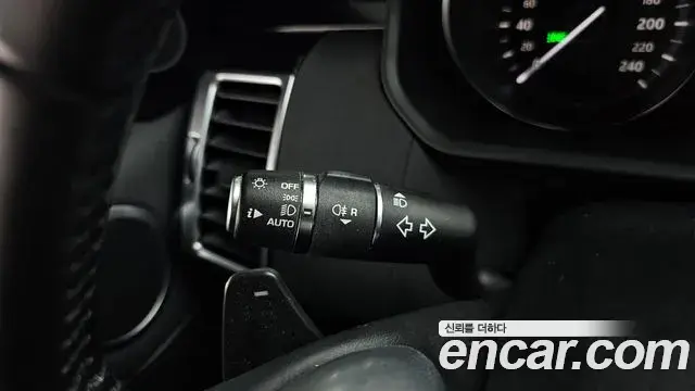 Land Rover Discovery 5 2019 — ფოტო 9/32