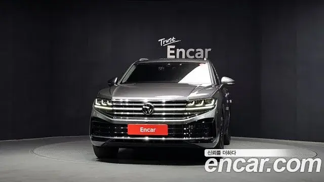 Volkswagen Touareg 2024 — ფოტო 33/36