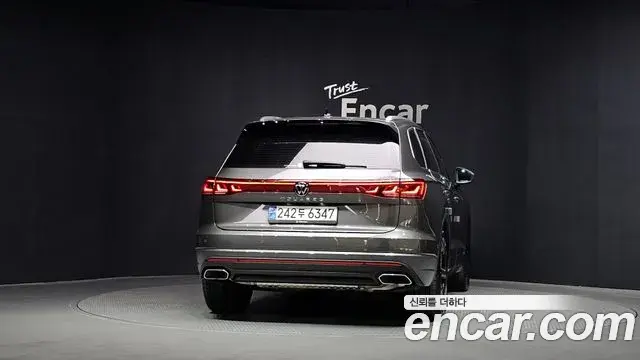 Volkswagen Touareg 2024 — ფოტო 36/36