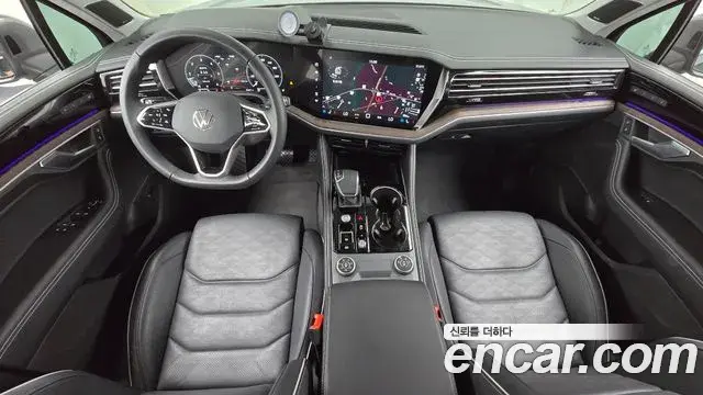 Volkswagen Touareg 2024 — ფოტო 23/36