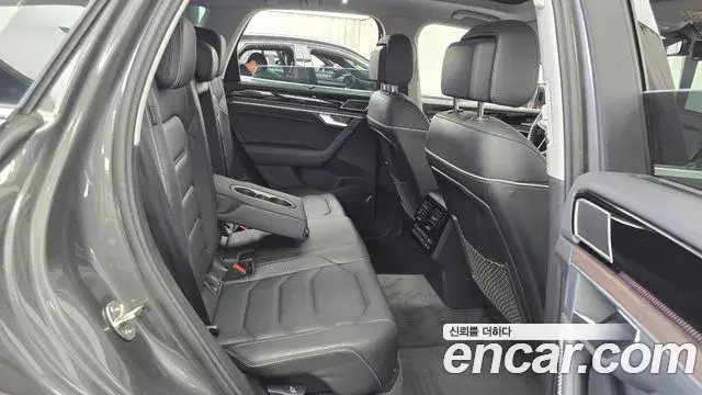 Volkswagen Touareg 2024 — ფოტო 2/36