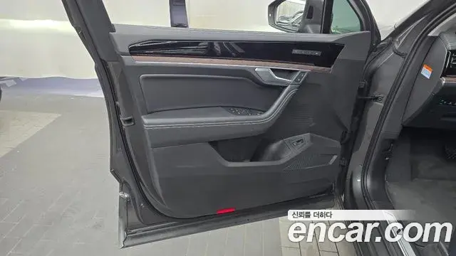Volkswagen Touareg 2024 — ფოტო 9/36