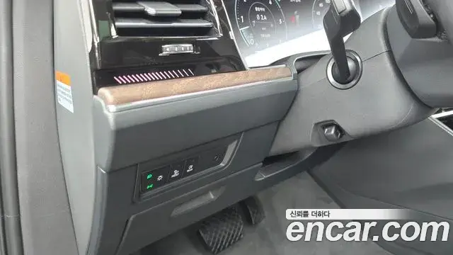 Volkswagen Touareg 2024 — ფოტო 28/36