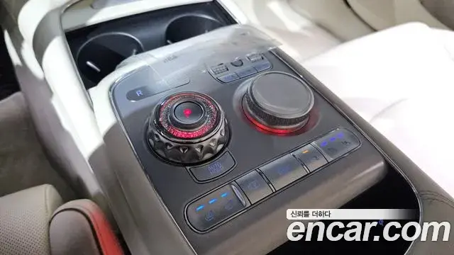 Genesis G90 2022 — Photo 27/31