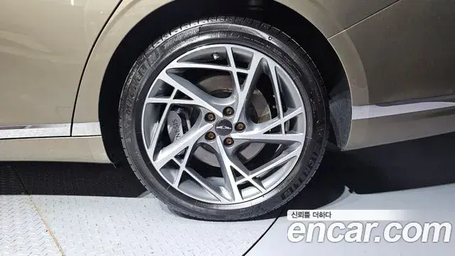 Genesis G90 2022 — Photo 23/31