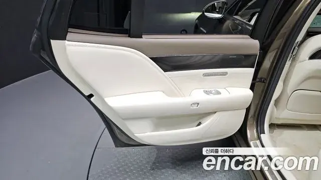 Genesis G90 2022 — Photo 18/31