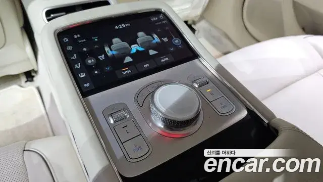 Genesis G90 2022 — Photo 25/31