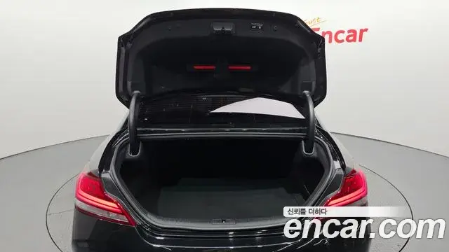Genesis G70 2020 — ფოტო 2/20