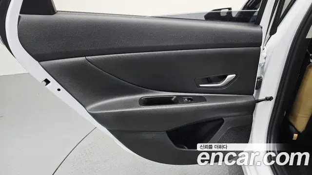Hyundai The New Avante Hybrid 2021 — Photo 31/31