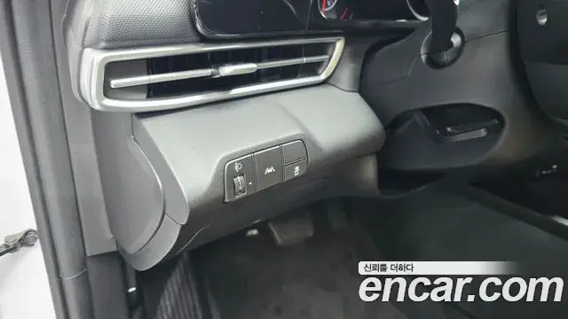 Hyundai The New Avante Hybrid 2021 — Photo 10/31
