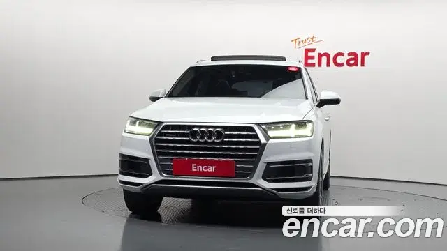 Audi Q7 2019 — Фото 3/20