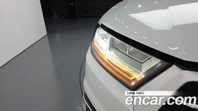 Audi Q7 2019 — Photo 12/34