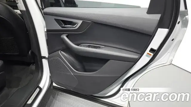 Audi Q7 2019 — Photo 6/34