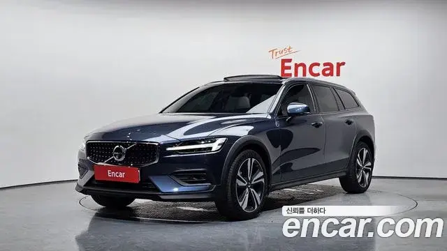 Volvo V60 Cross Country 2021 — Şəkil 18/20