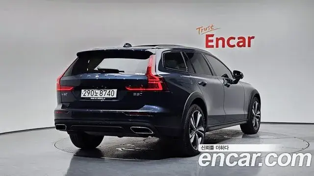 Volvo V60 Cross Country 2021 — Şəkil 13/20