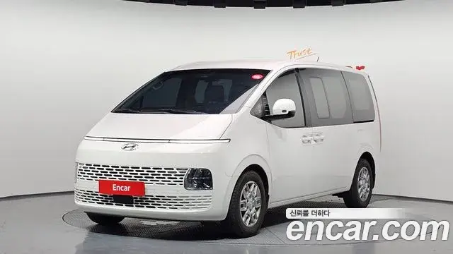 Hyundai Staria 2021 — ფოტო 2/33