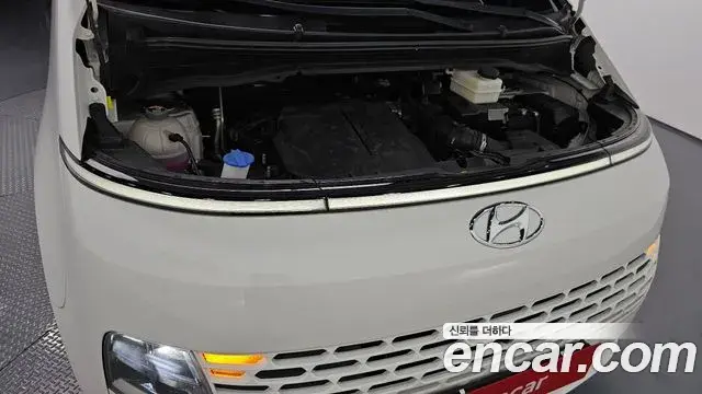 Hyundai Staria 2021 — ფოტო 28/33
