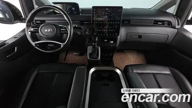 Hyundai Staria 2021 — ფოტო 19/33