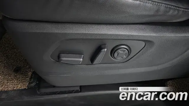 Hyundai Staria 2021 — ფოტო 16/33