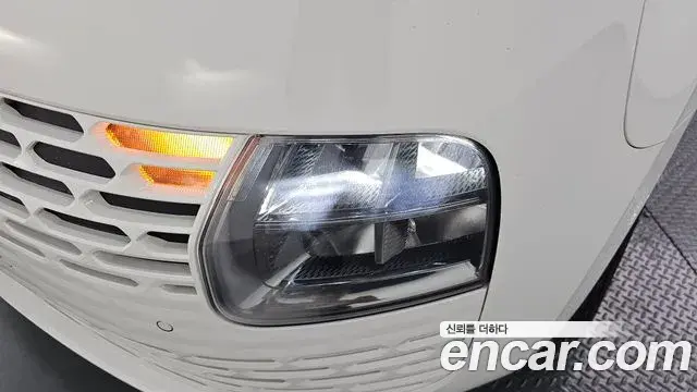 Hyundai Staria 2021 — ფოტო 9/33
