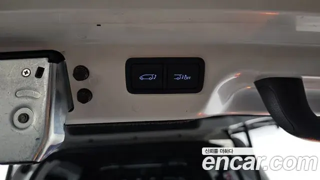 Hyundai Staria 2021 — ფოტო 33/33