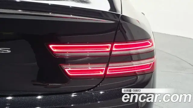 Genesis G80 2021 — Photo 15/32