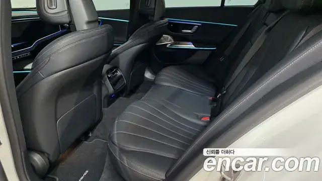 Mercedes-Benz E-Class 2025 — Фото 8/20