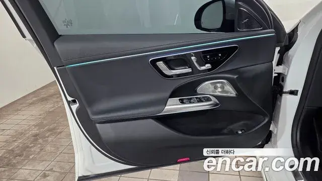 Mercedes-Benz E-Class 2025 — Фото 15/20