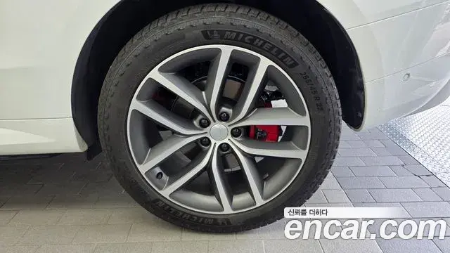 Land Rover Range Rover Sport 2025 — Photo 28/36