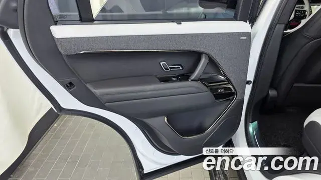 Land Rover Range Rover Sport 2025 — Photo 11/36