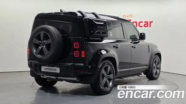 Land Rover Defender 2026 — ფოტო 1/20