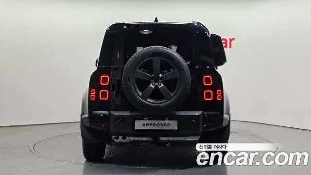 Land Rover Defender 2026 — ფოტო 13/20