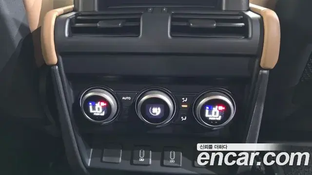 Land Rover Defender 2026 — ფოტო 6/20