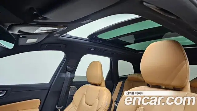Volvo XC60 2023 — Şəkil 18/32