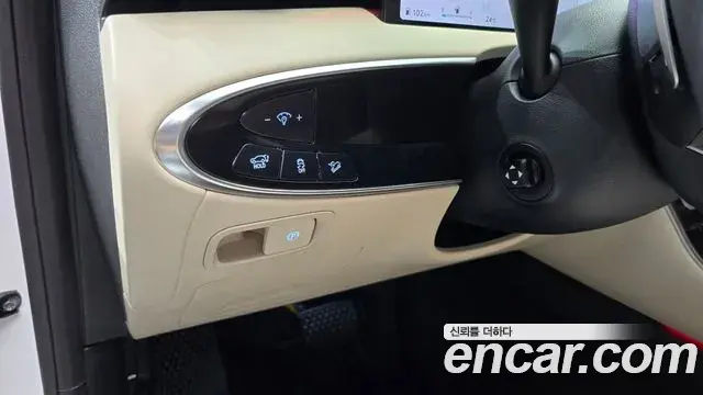 Genesis GV70 2025 — ფოტო 12/30