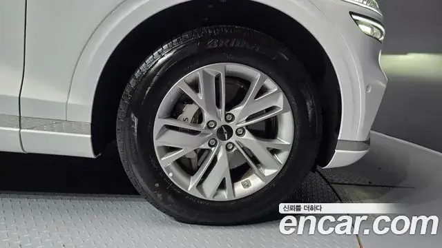 Genesis GV70 2025 — ფოტო 14/30