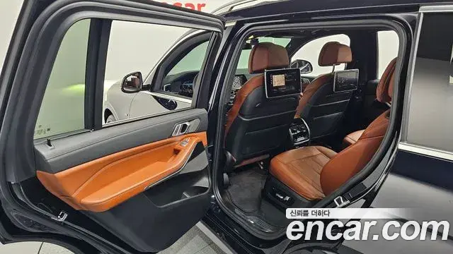 BMW X7 2020 — Şəkil 37/40