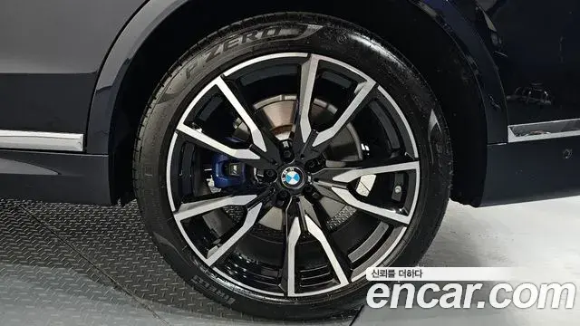 BMW X7 2020 — Şəkil 12/40
