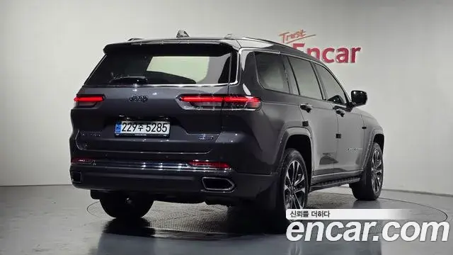 Jeep Grand Cherokee 2022 — Şəkil 13/36