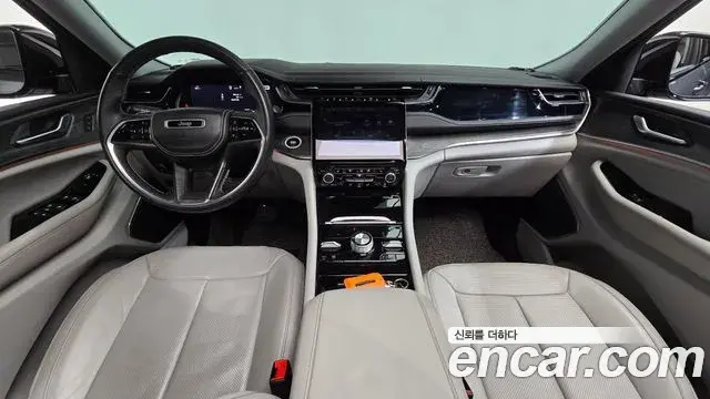 Jeep Grand Cherokee 2022 — Şəkil 11/36