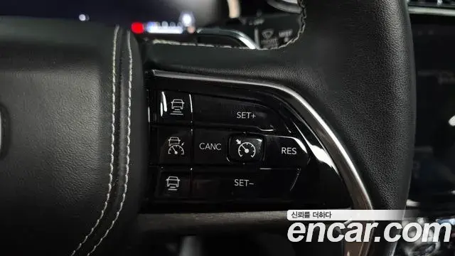 Jeep Grand Cherokee 2022 — Şəkil 27/36