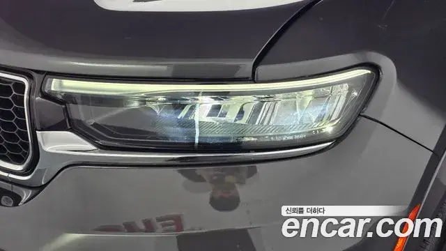 Jeep Grand Cherokee 2022 — Şəkil 21/36