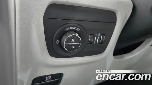 Jeep Grand Cherokee 2022 — Şəkil 34/36
