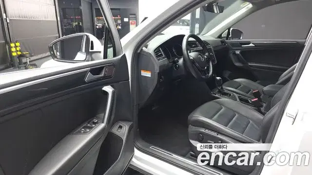 Volkswagen Tiguan 2020 — ფოტო 3/20